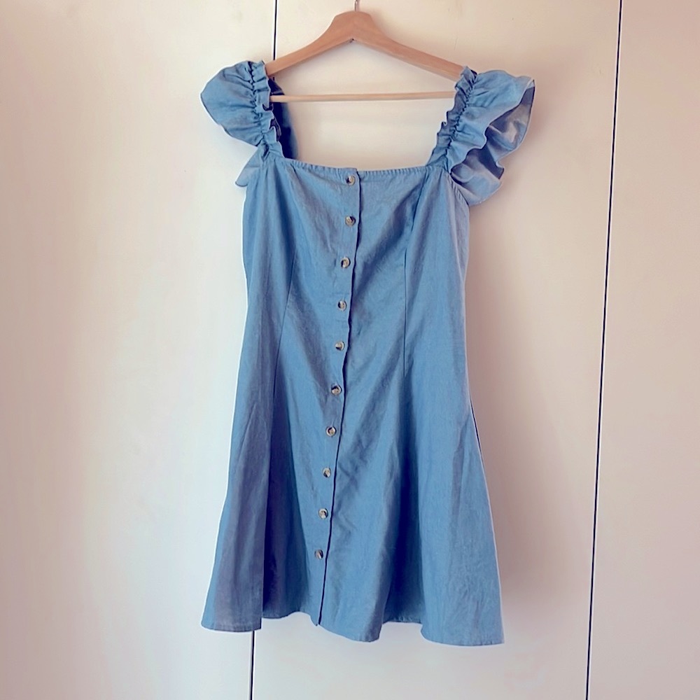 Lulu’s Flutter-Sleeve Dress